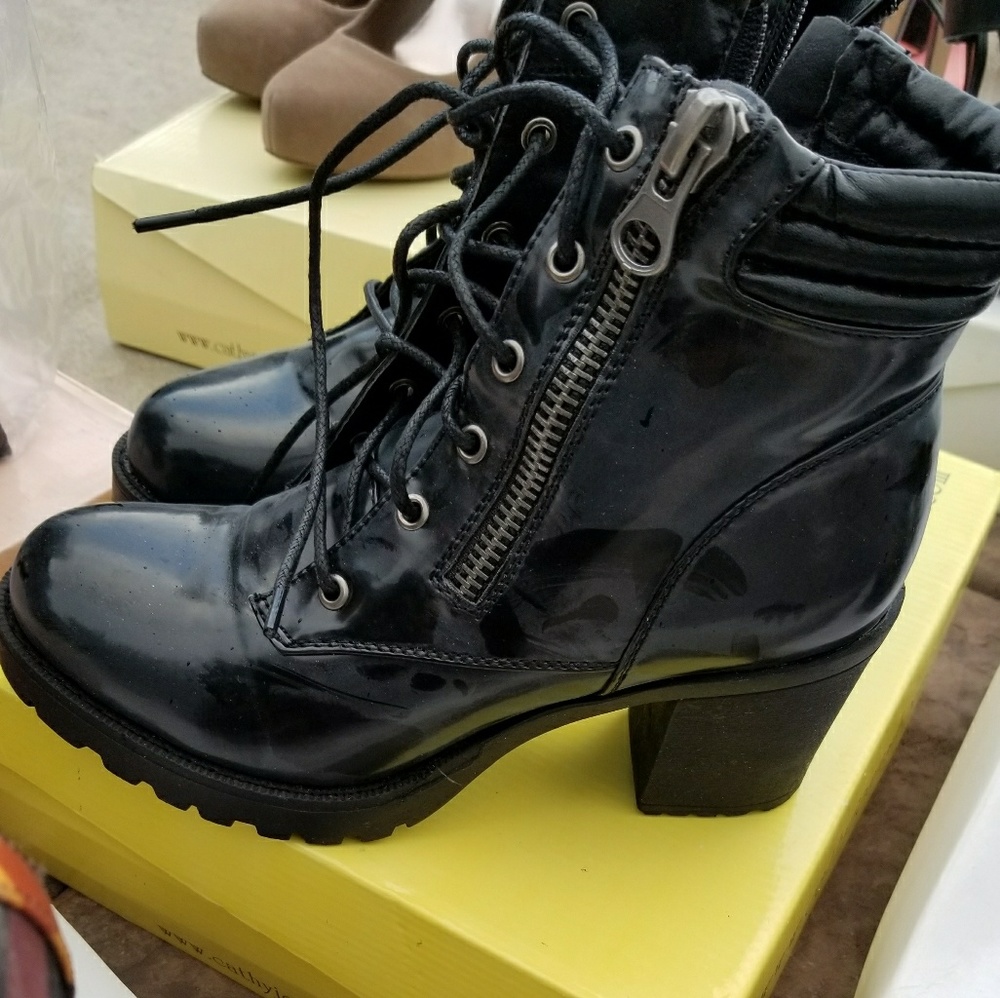 NEW CATHY JEAN BOOT HEELS